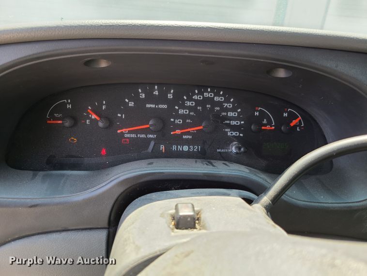 image for item EL9995 2004 Ford E450  box truck