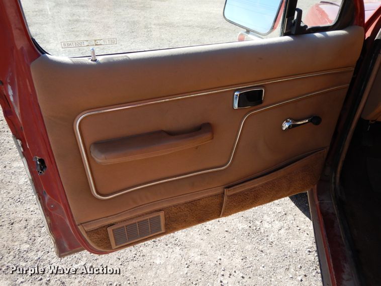 image for item FG9654 1985 Ford Bronco II Eddie Bauer  SUV