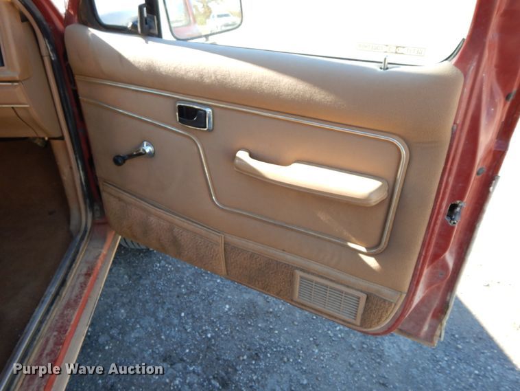 image for item FG9654 1985 Ford Bronco II Eddie Bauer  SUV