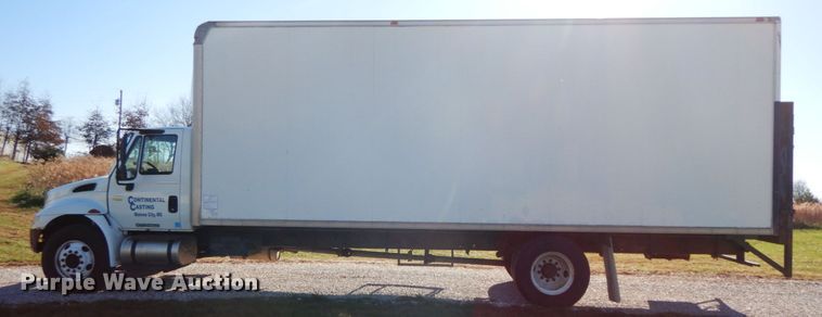 image for item FG9689 2002 International 4300  box truck