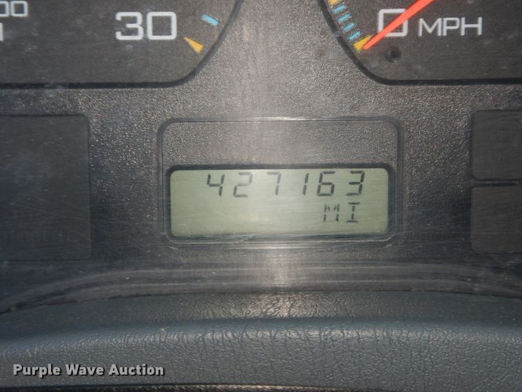 image for item FG9689 2002 International 4300  box truck