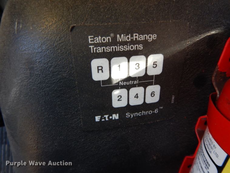 image for item FG9689 2002 International 4300  box truck