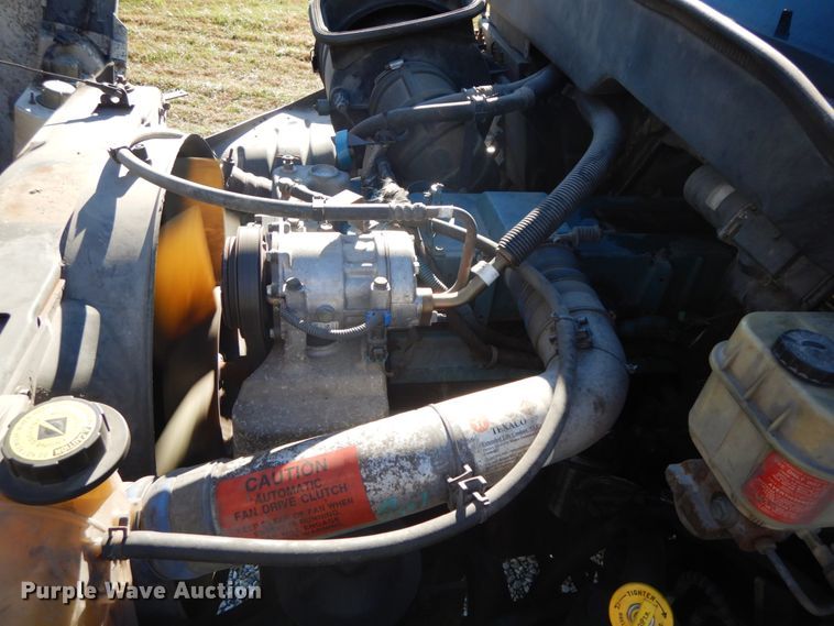 image for item FG9689 2002 International 4300  box truck