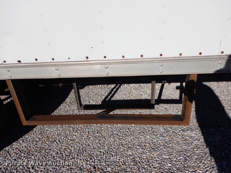 image for item FG9689 2002 International 4300  box truck