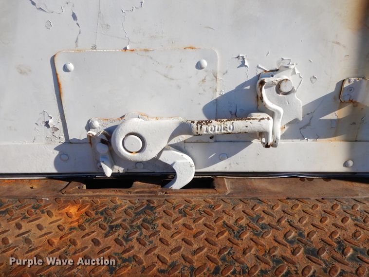 image for item FG9689 2002 International 4300  box truck