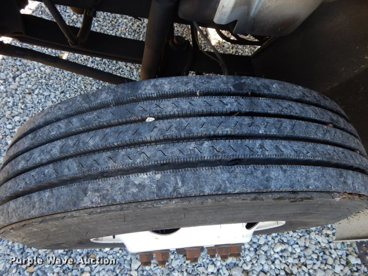 image for item FG9689 2002 International 4300  box truck