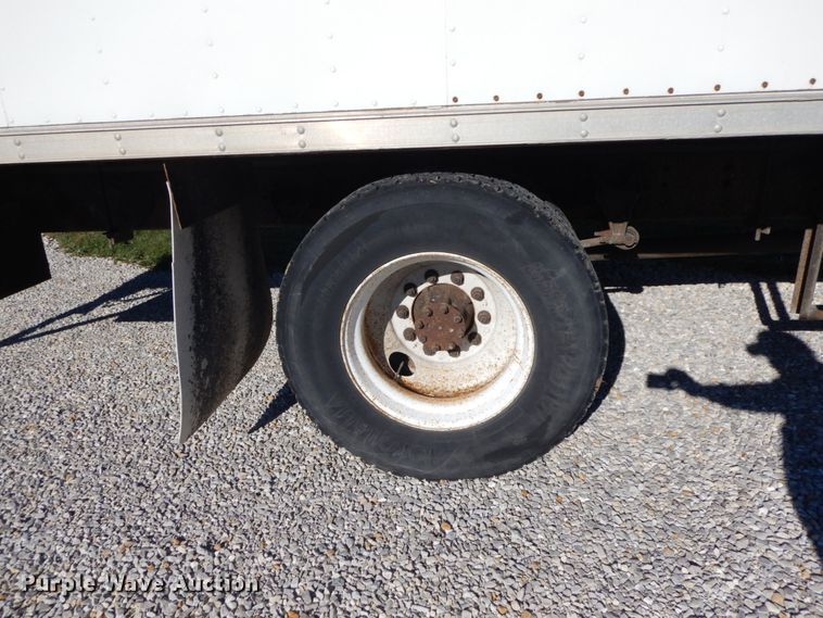 image for item FG9689 2002 International 4300  box truck