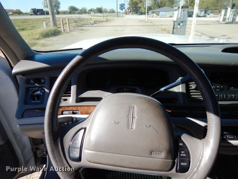 image for item FW9887 1997 Lincoln Town Car Executive  limousine