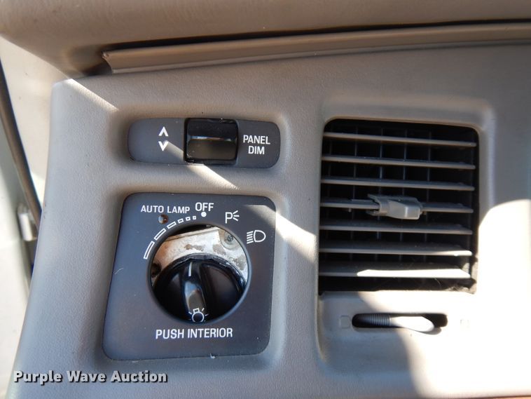 image for item FW9887 1997 Lincoln Town Car Executive  limousine