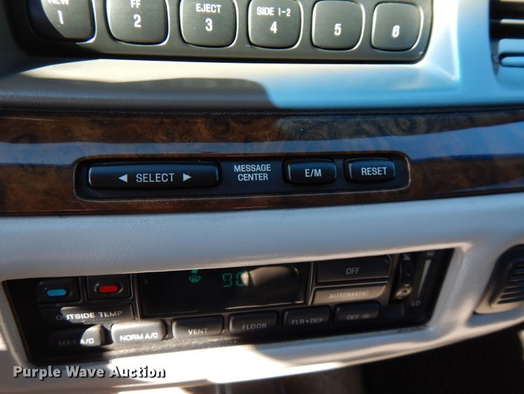 image for item FW9887 1997 Lincoln Town Car Executive  limousine