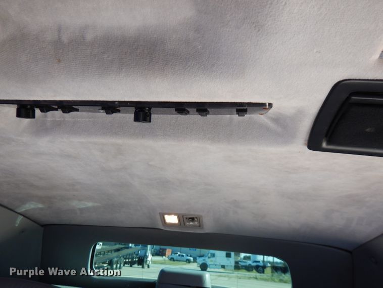 image for item FW9887 1997 Lincoln Town Car Executive  limousine