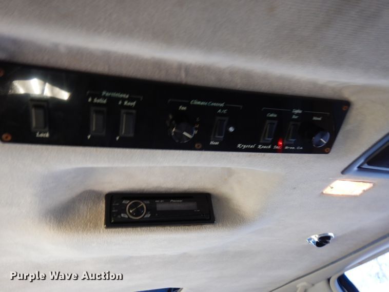 image for item FW9887 1997 Lincoln Town Car Executive  limousine