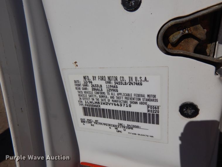 image for item FW9887 1997 Lincoln Town Car Executive  limousine