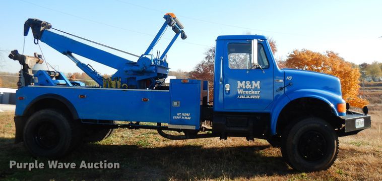 image for item FW9894 1986 International S1800  tow truck