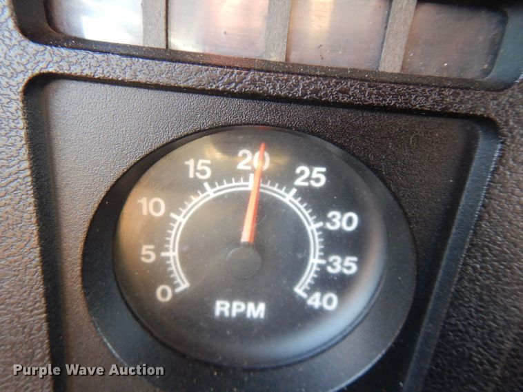 image for item FW9894 1986 International S1800  tow truck