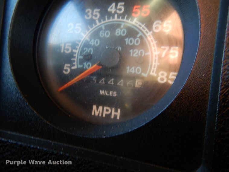 image for item FW9894 1986 International S1800  tow truck