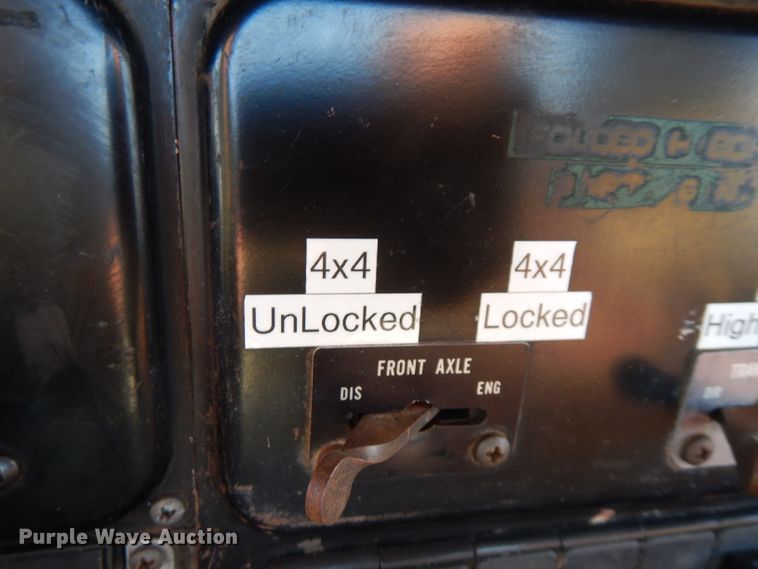 image for item FW9894 1986 International S1800  tow truck