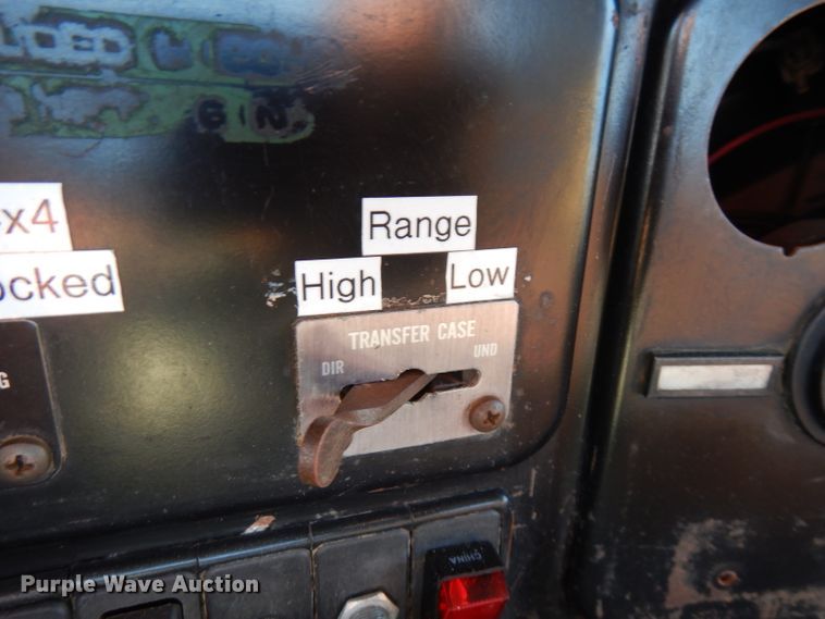 image for item FW9894 1986 International S1800  tow truck