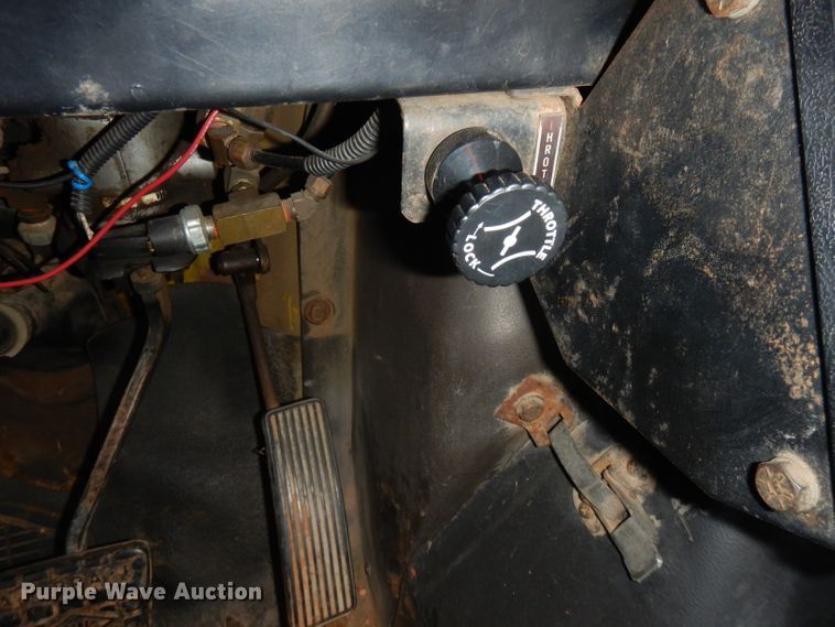 image for item FW9894 1986 International S1800  tow truck