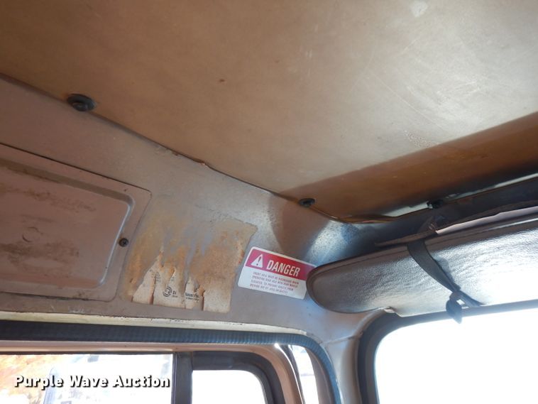 image for item FW9894 1986 International S1800  tow truck