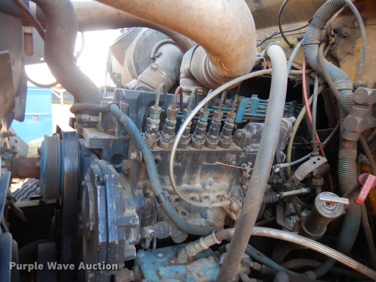 image for item FW9894 1986 International S1800  tow truck