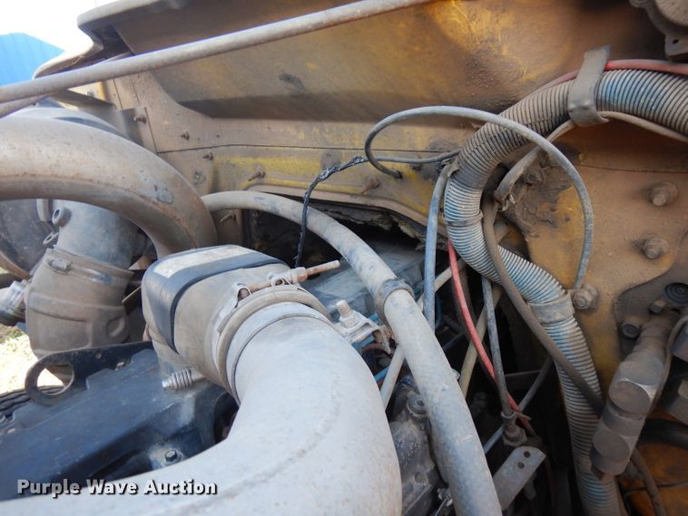 image for item FW9894 1986 International S1800  tow truck