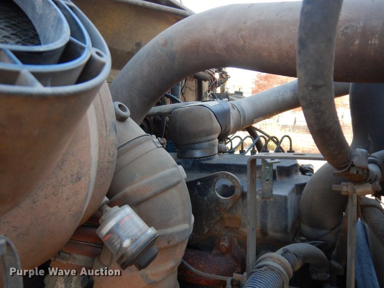 image for item FW9894 1986 International S1800  tow truck