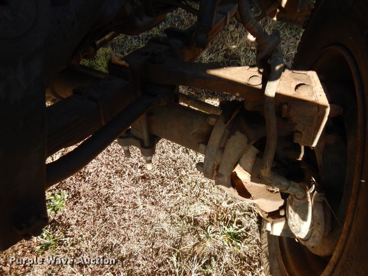 image for item FW9894 1986 International S1800  tow truck