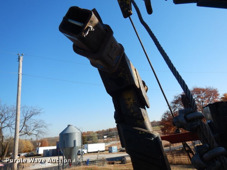 image for item FW9894 1986 International S1800  tow truck