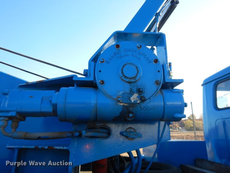 image for item FW9894 1986 International S1800  tow truck