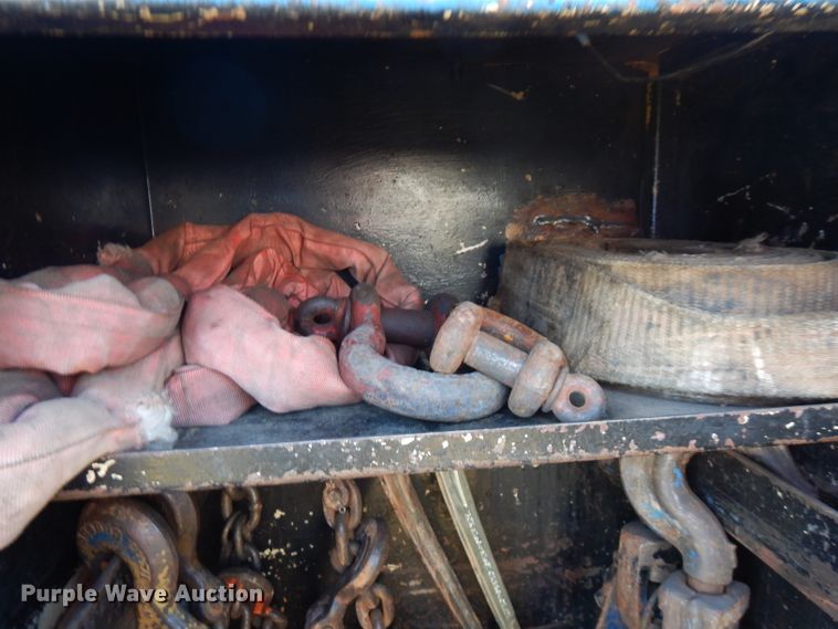 image for item FW9894 1986 International S1800  tow truck