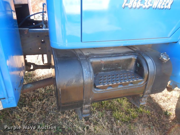 image for item FW9894 1986 International S1800  tow truck