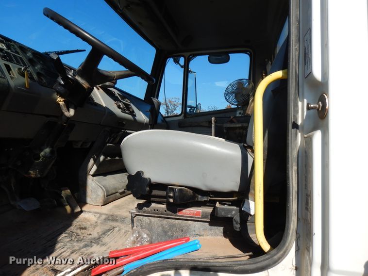 image for item FW9909 2000 Freightliner FL80  water truck