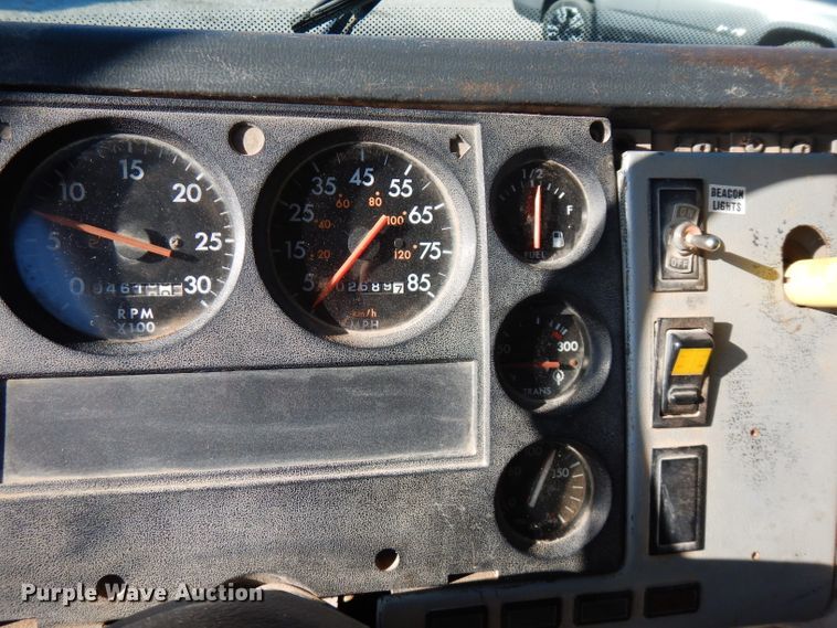 image for item FW9909 2000 Freightliner FL80  water truck