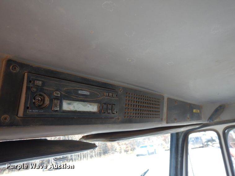 image for item FW9909 2000 Freightliner FL80  water truck