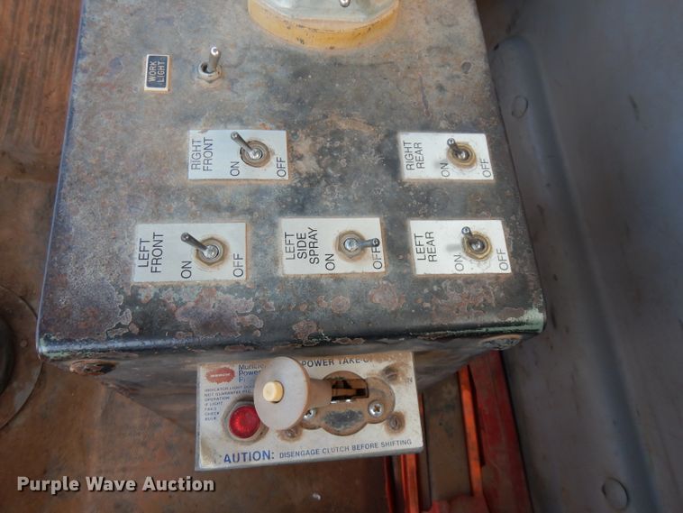 image for item FW9909 2000 Freightliner FL80  water truck