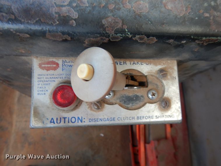 image for item FW9909 2000 Freightliner FL80  water truck