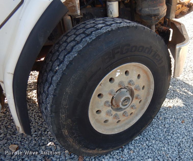 image for item FW9909 2000 Freightliner FL80  water truck