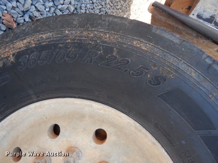 image for item FW9909 2000 Freightliner FL80  water truck