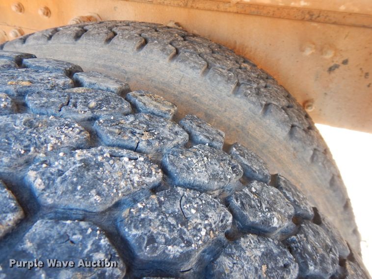 image for item FW9909 2000 Freightliner FL80  water truck