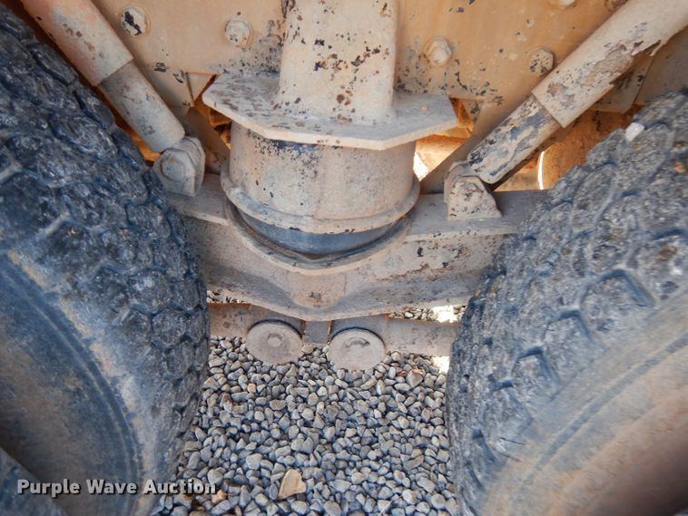 image for item FW9909 2000 Freightliner FL80  water truck