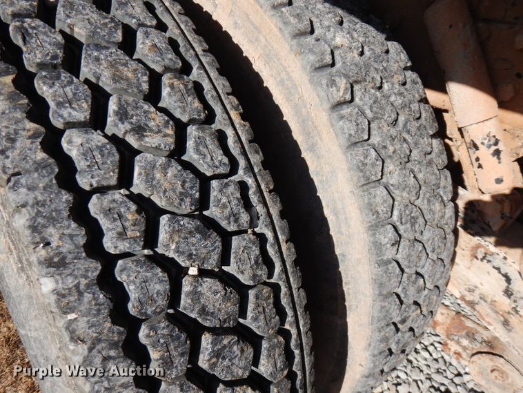 image for item FW9909 2000 Freightliner FL80  water truck