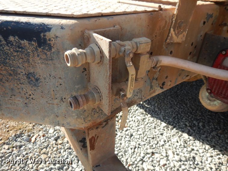 image for item FW9909 2000 Freightliner FL80  water truck