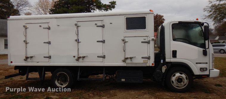 image for item FW9914 2017 Isuzu NPR  refrigerated truck