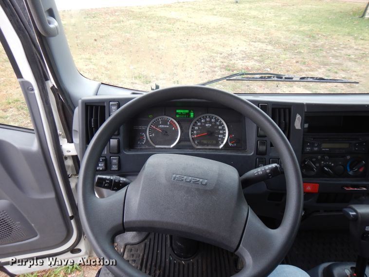 image for item FW9914 2017 Isuzu NPR  refrigerated truck