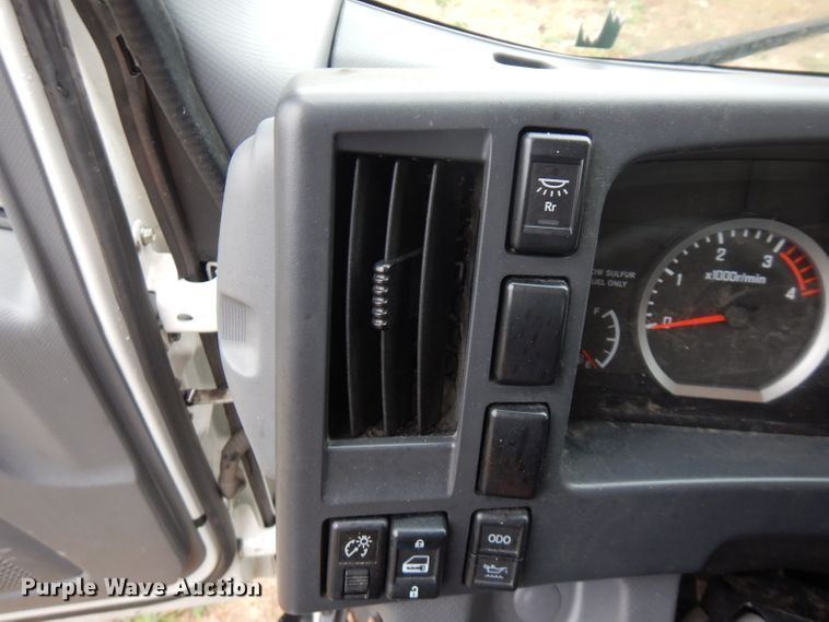 image for item FW9914 2017 Isuzu NPR  refrigerated truck