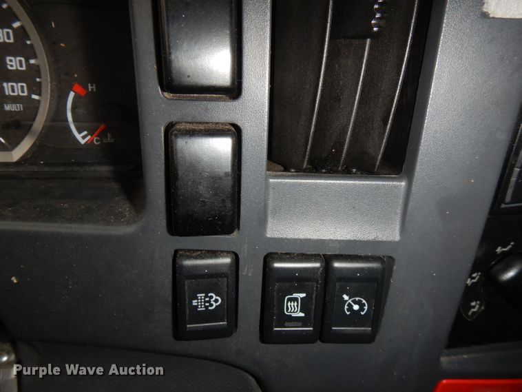 image for item FW9914 2017 Isuzu NPR  refrigerated truck