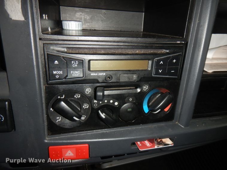 image for item FW9914 2017 Isuzu NPR  refrigerated truck