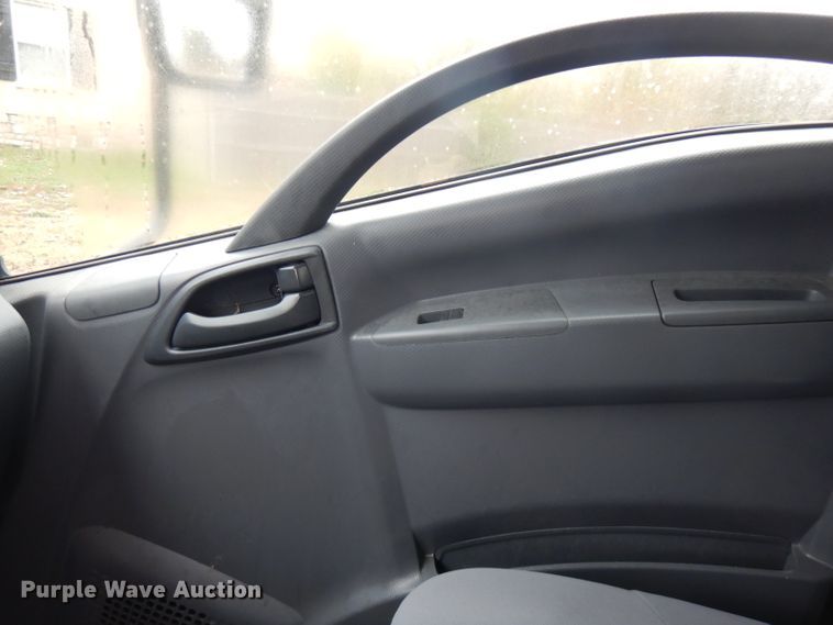 image for item FW9914 2017 Isuzu NPR  refrigerated truck