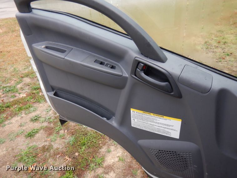 image for item FW9914 2017 Isuzu NPR  refrigerated truck